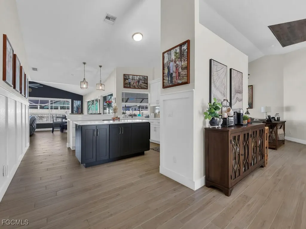 613 SE 19th Lane Cape Coral FL 33990