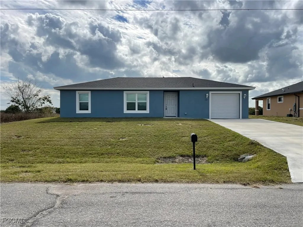 131 Carousel Avenue Labelle FL 33935
