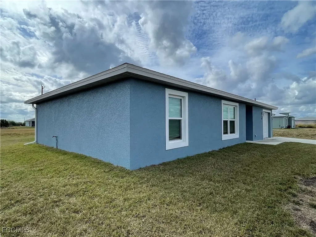 131 Carousel Avenue Labelle FL 33935