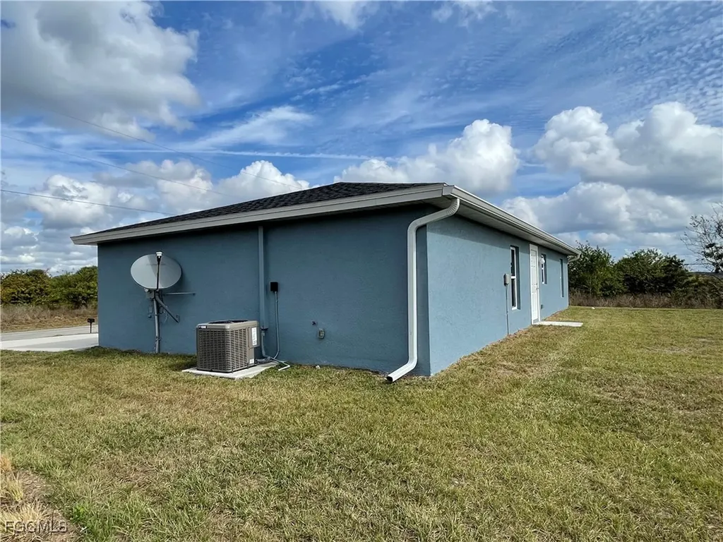 131 Carousel Avenue Labelle FL 33935