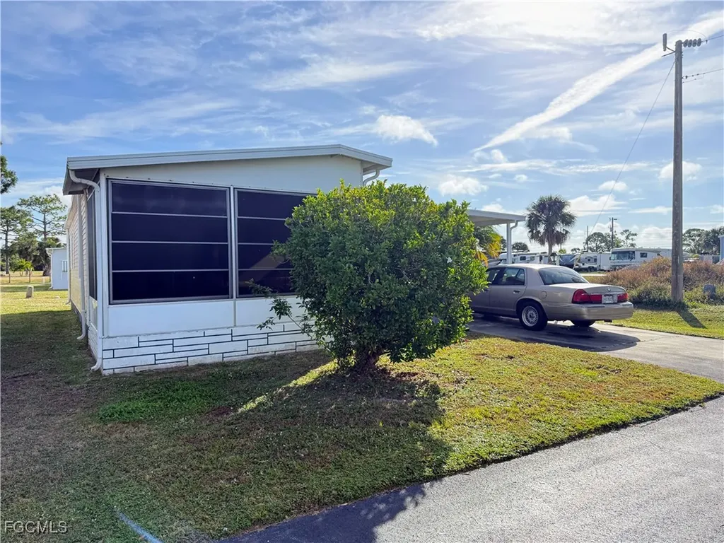 541 Freedom Street North Fort Myers FL 33917