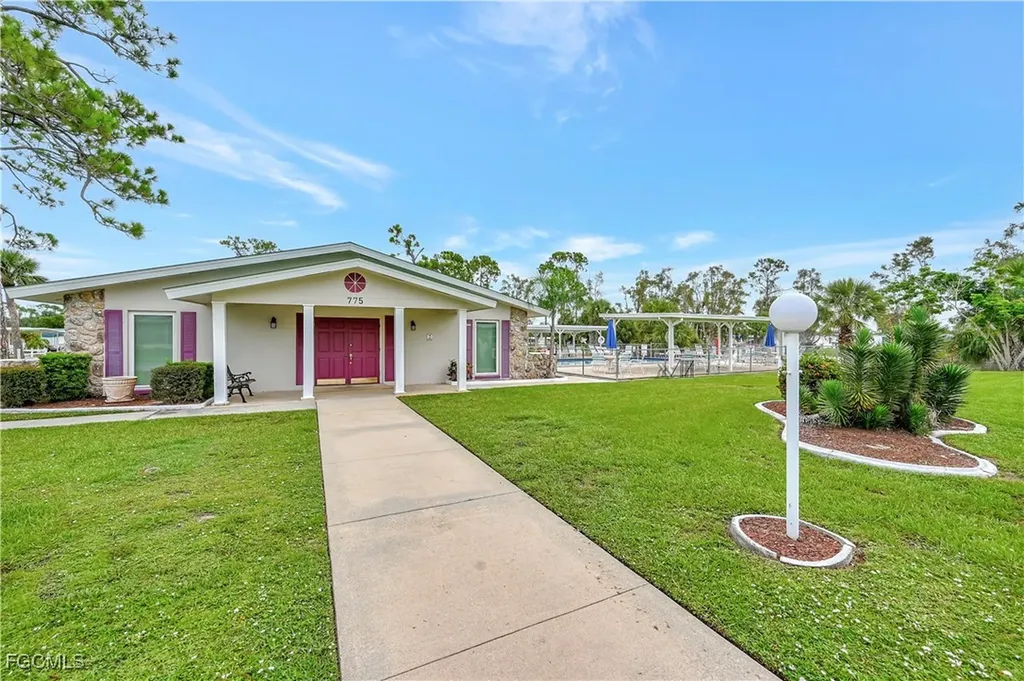 541 Freedom Street North Fort Myers FL 33917