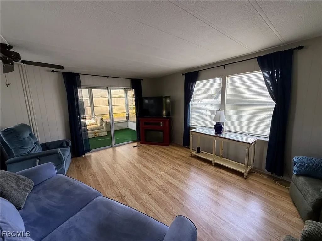 541 Freedom Street North Fort Myers FL 33917