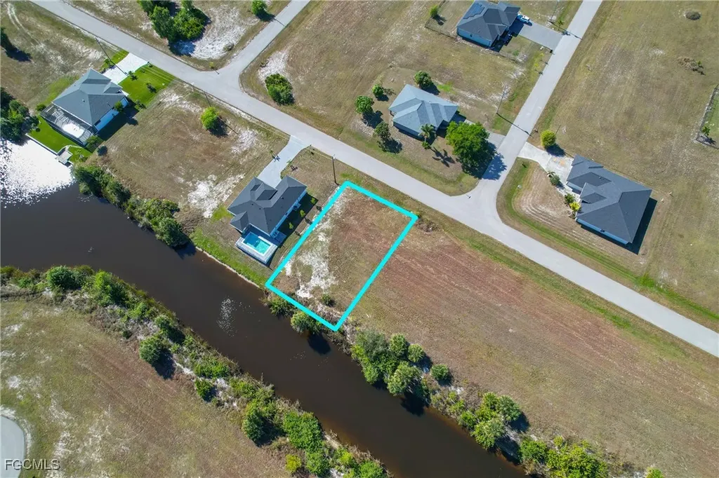 3825 NW 38th Avenue Cape Coral FL 33993