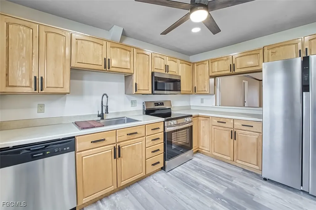 6913 Birdie Way Fort Myers FL 33919