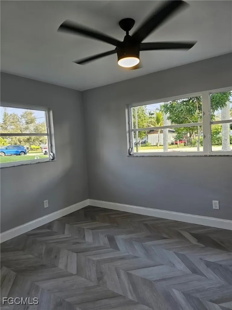 3933 E River Drive Fort Myers FL 33916