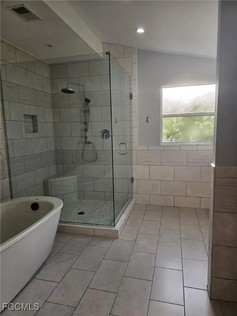 3933 E River Drive Fort Myers FL 33916
