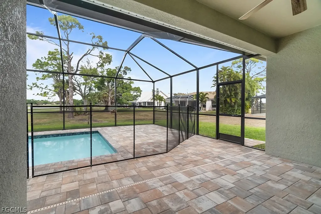 2827 NW 14th Terrace Cape Coral FL 33993