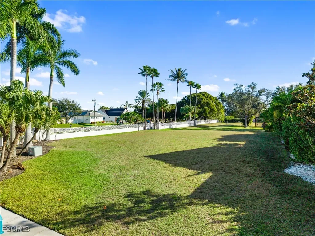 5501 Merlyn Lane Cape Coral FL 33914