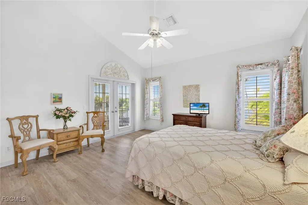 517 Lake Murex Circle Sanibel FL 33957