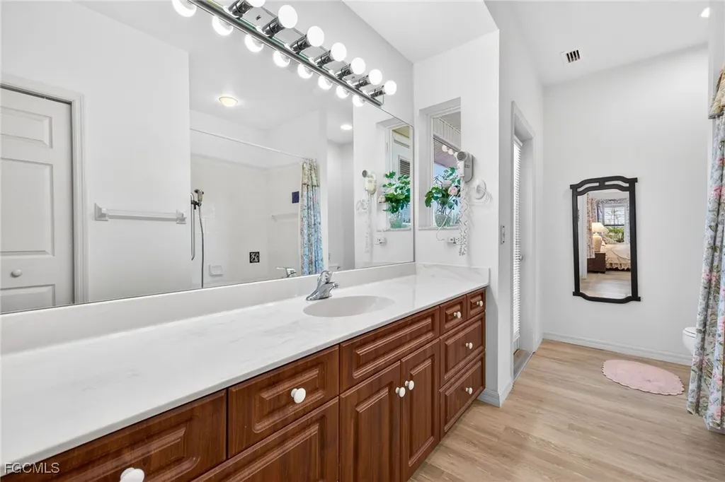 517 Lake Murex Circle Sanibel FL 33957