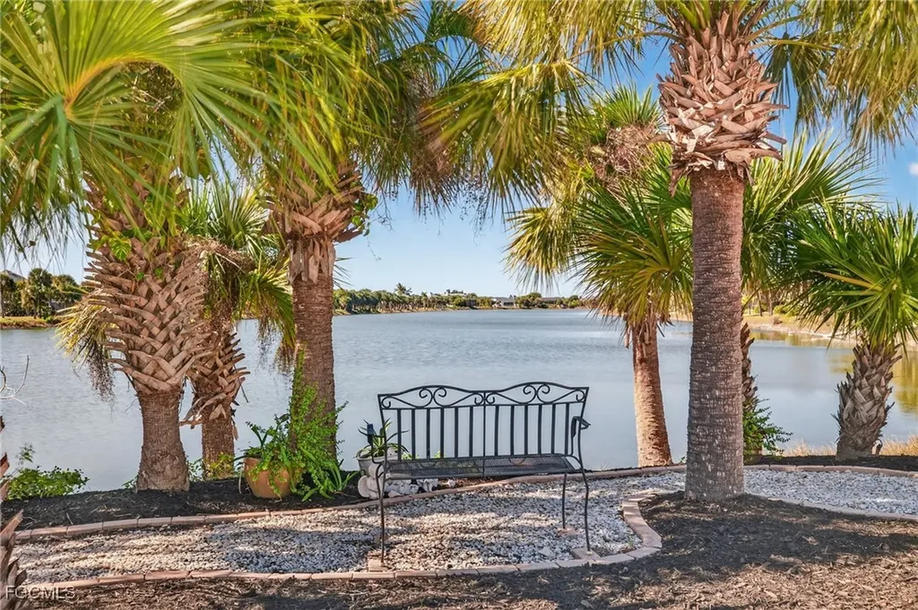 517 Lake Murex Circle Sanibel FL 33957