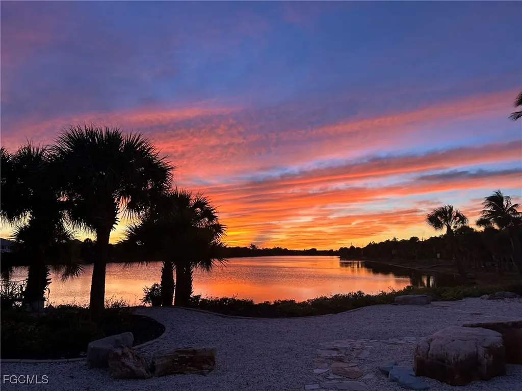 517 Lake Murex Circle Sanibel FL 33957