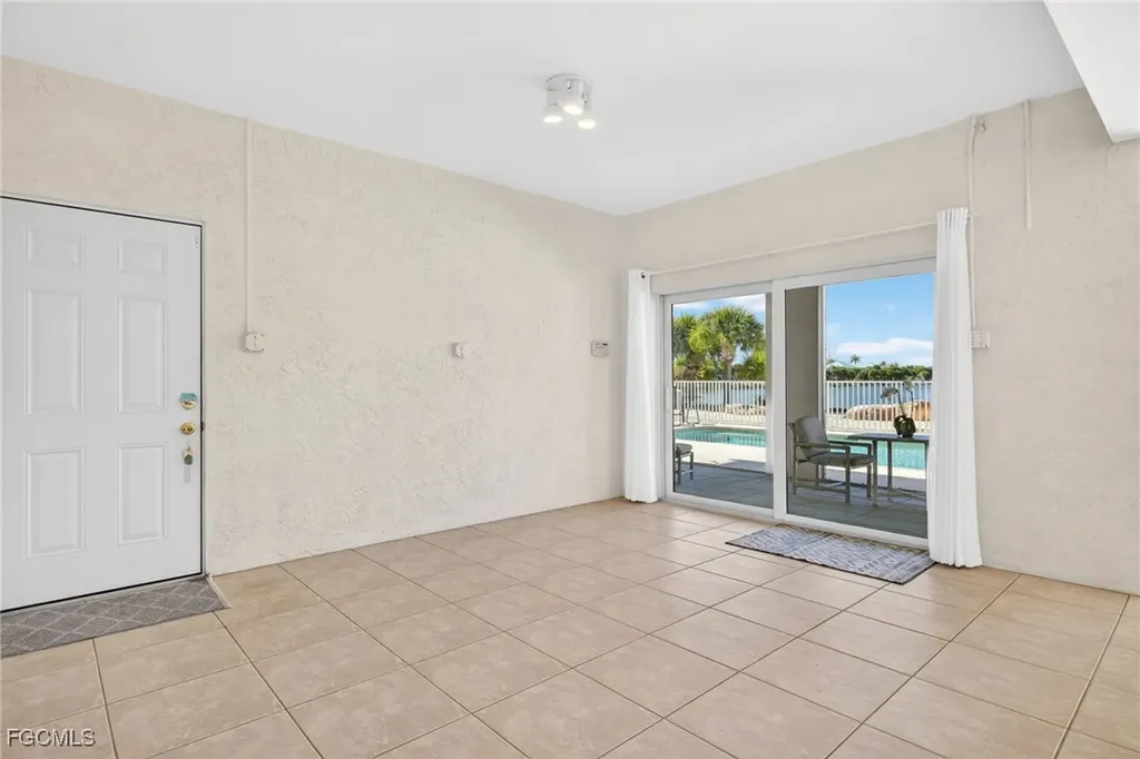 517 Lake Murex Circle Sanibel FL 33957
