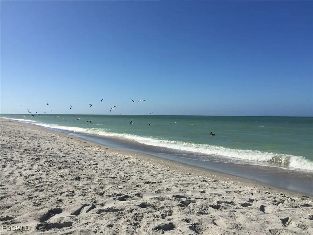 517 Lake Murex Circle Sanibel FL 33957