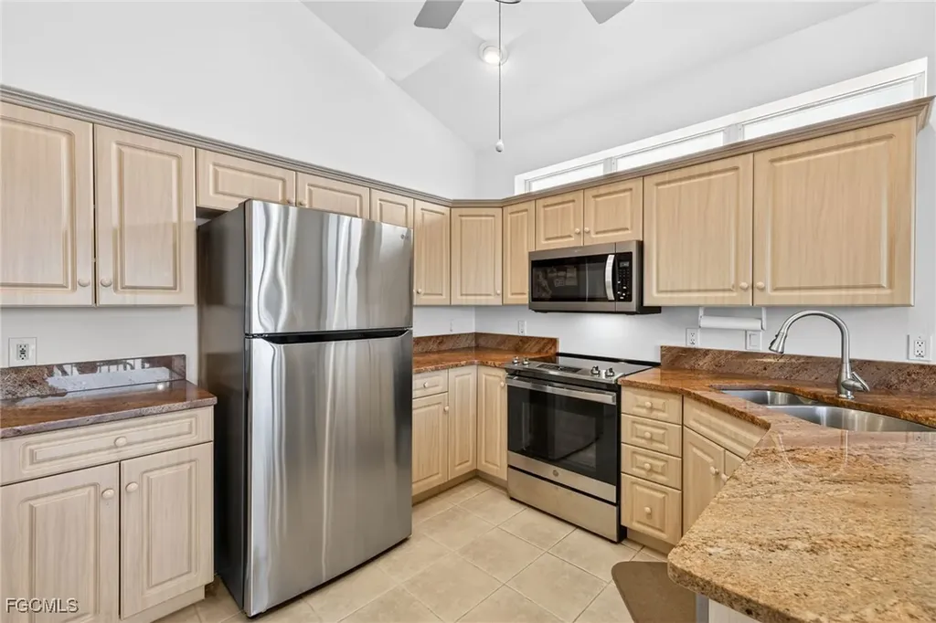 517 Lake Murex Circle Sanibel FL 33957