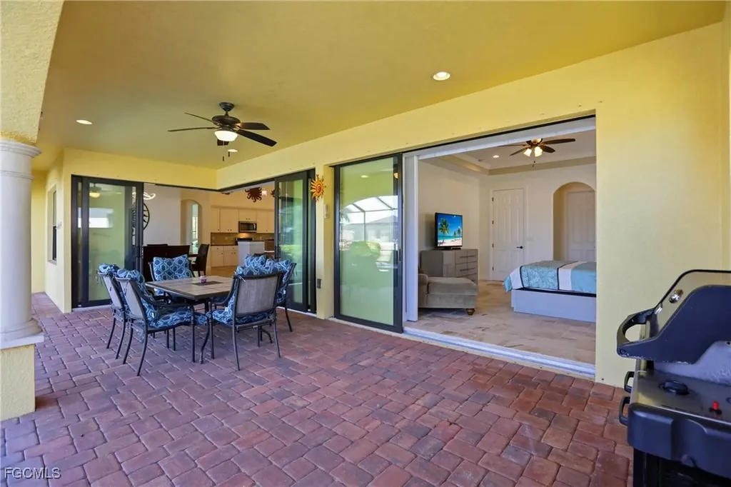 2133 SW 43rd Lane Cape Coral FL 33914