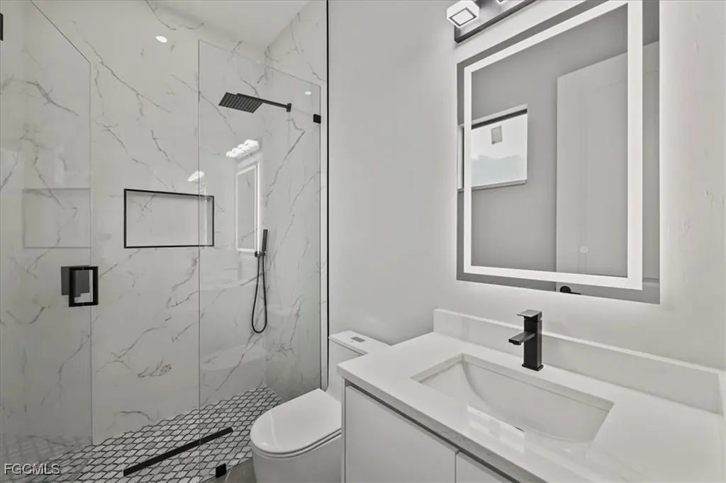 607 NW 7th Street Cape Coral FL 33993