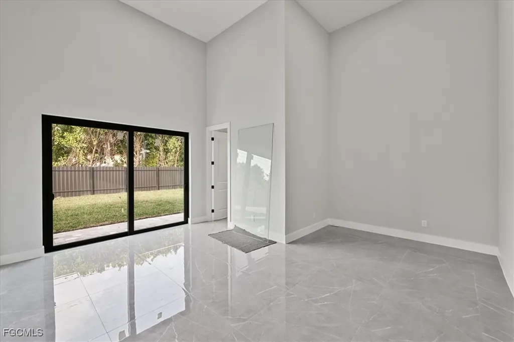 607 NW 7th Street Cape Coral FL 33993