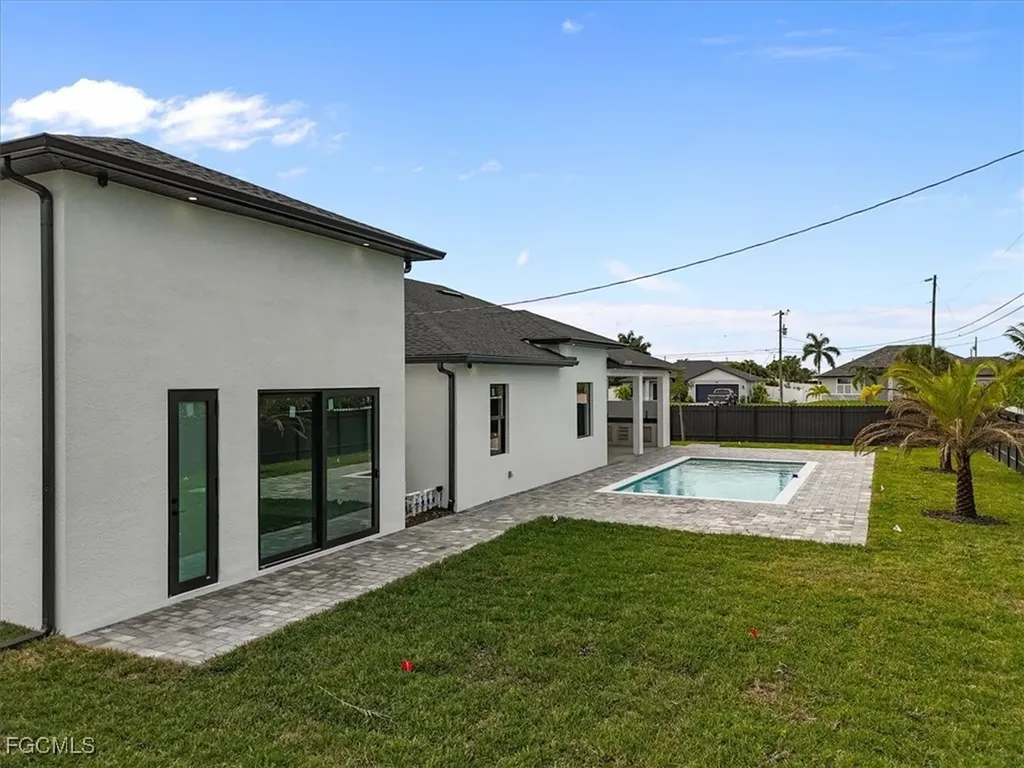 607 NW 7th Street Cape Coral FL 33993