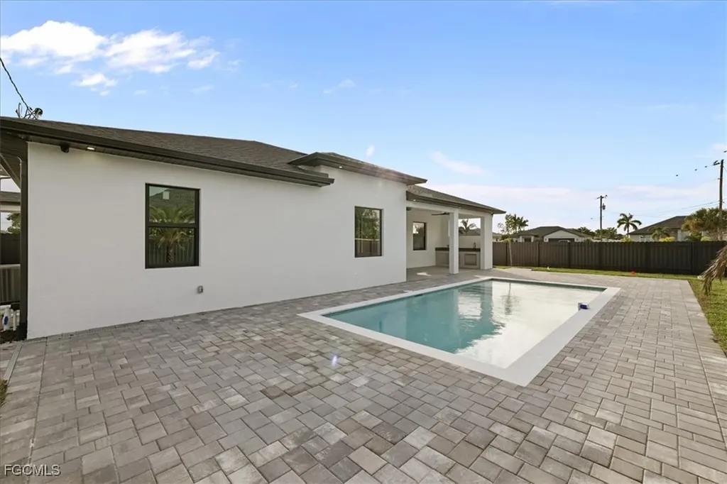 607 NW 7th Street Cape Coral FL 33993