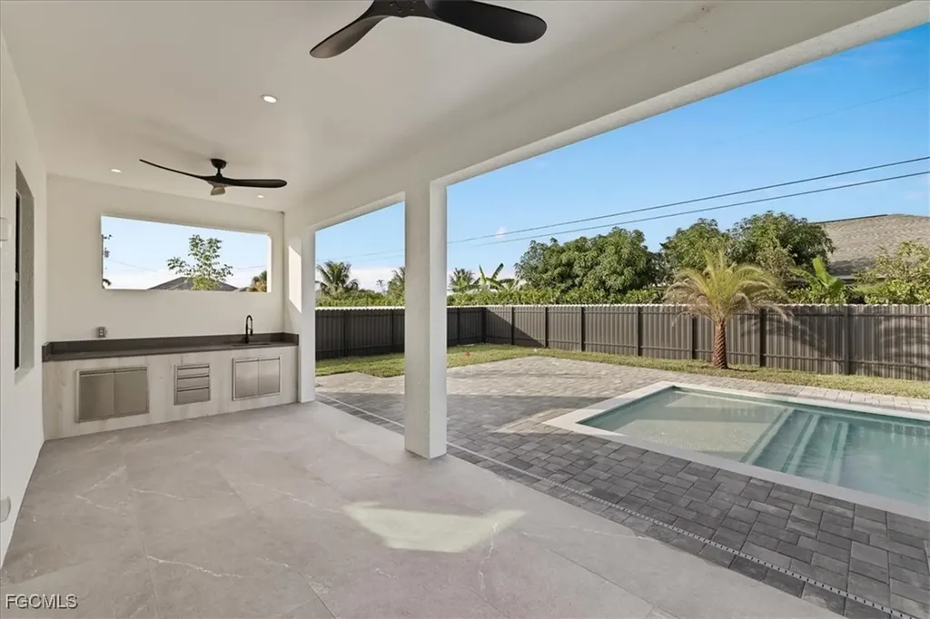 607 NW 7th Street Cape Coral FL 33993