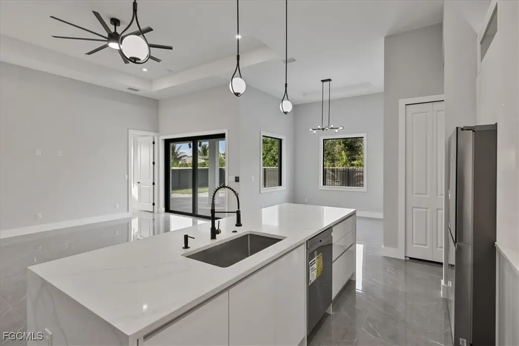607 NW 7th Street Cape Coral FL 33993