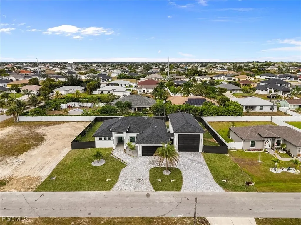 607 NW 7th Street Cape Coral FL 33993