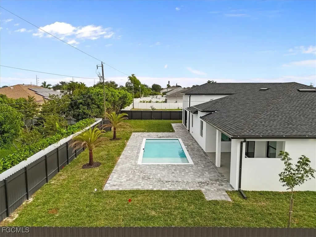 607 NW 7th Street Cape Coral FL 33993