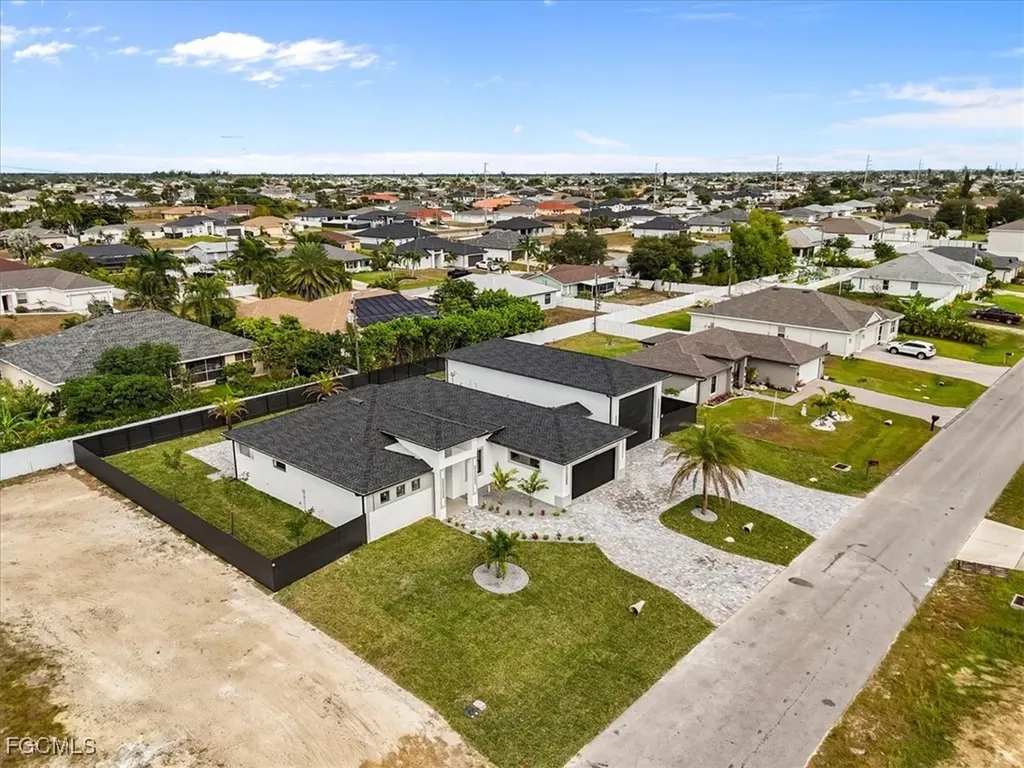 607 NW 7th Street Cape Coral FL 33993