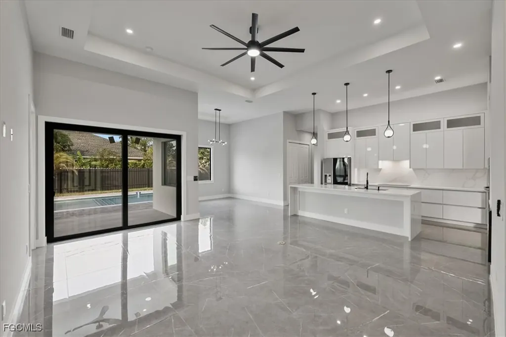 607 NW 7th Street Cape Coral FL 33993