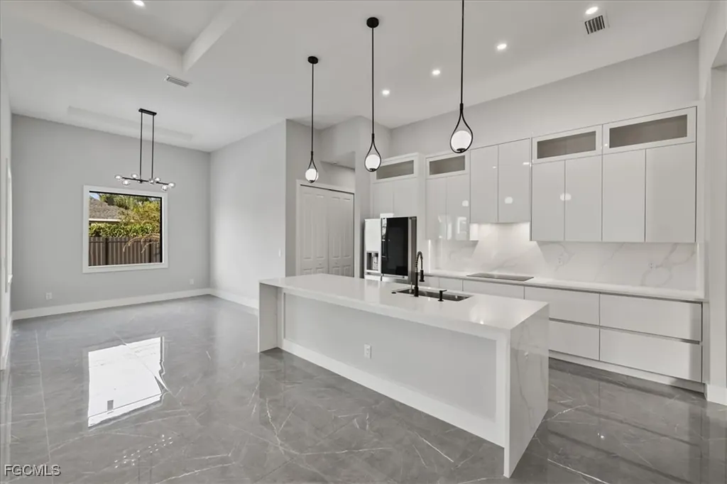 607 NW 7th Street Cape Coral FL 33993