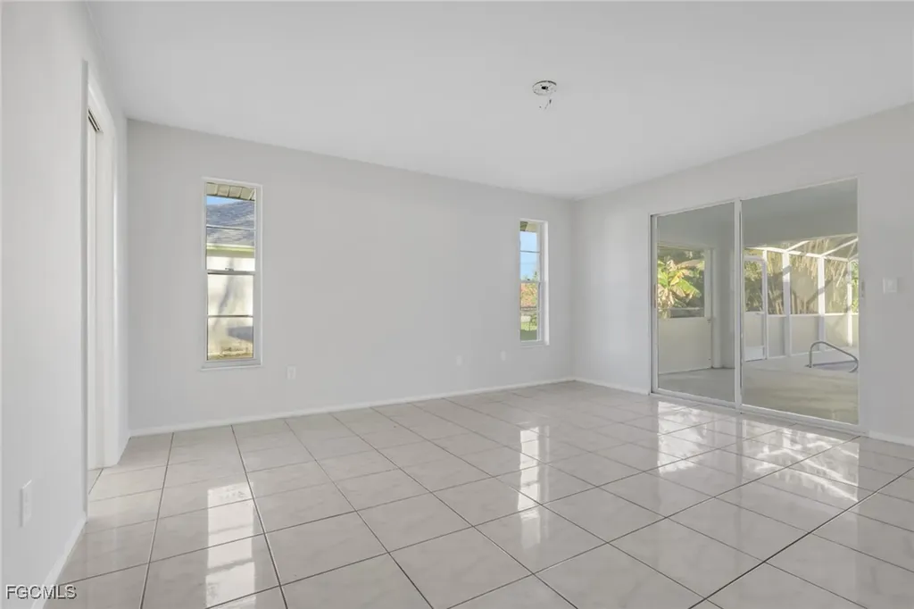 1719 SE 8th Street Cape Coral FL 33990