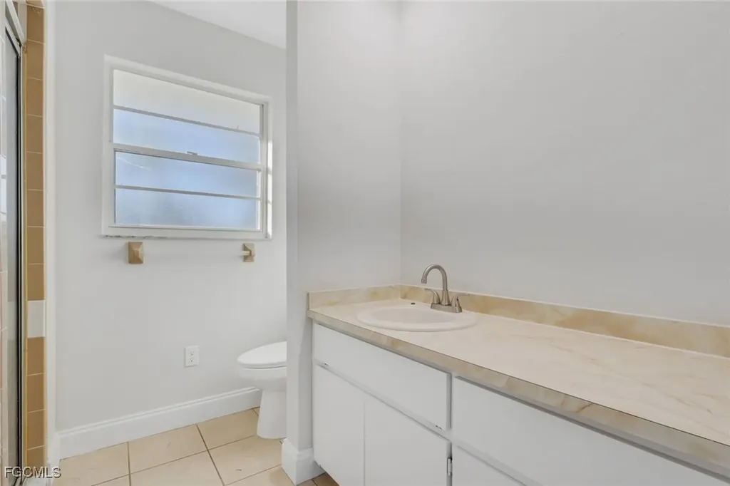 1719 SE 8th Street Cape Coral FL 33990