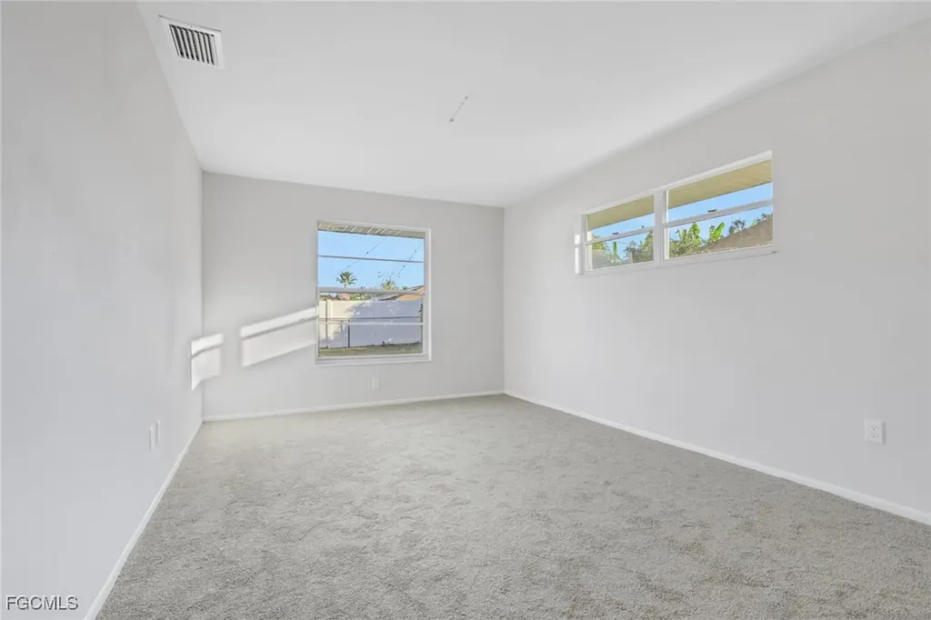 1719 SE 8th Street Cape Coral FL 33990