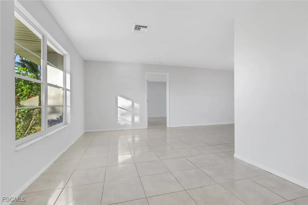 1719 SE 8th Street Cape Coral FL 33990