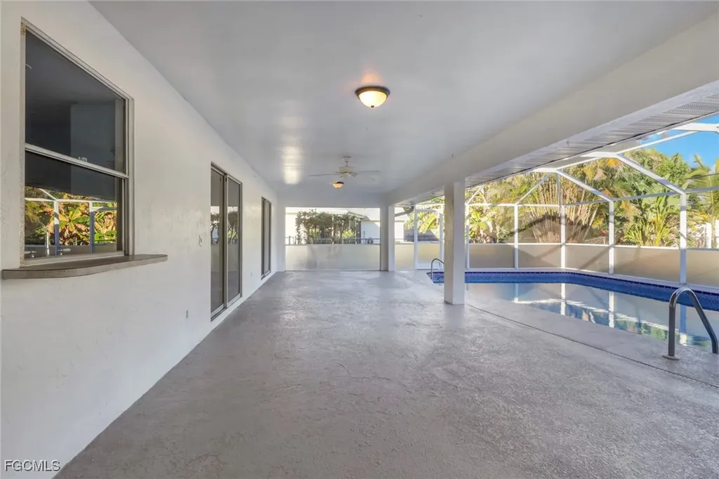 1719 SE 8th Street Cape Coral FL 33990