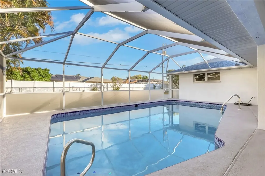 1719 SE 8th Street Cape Coral FL 33990