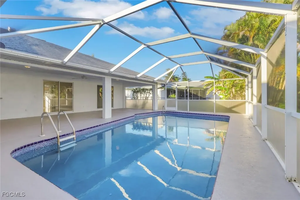 1719 SE 8th Street Cape Coral FL 33990