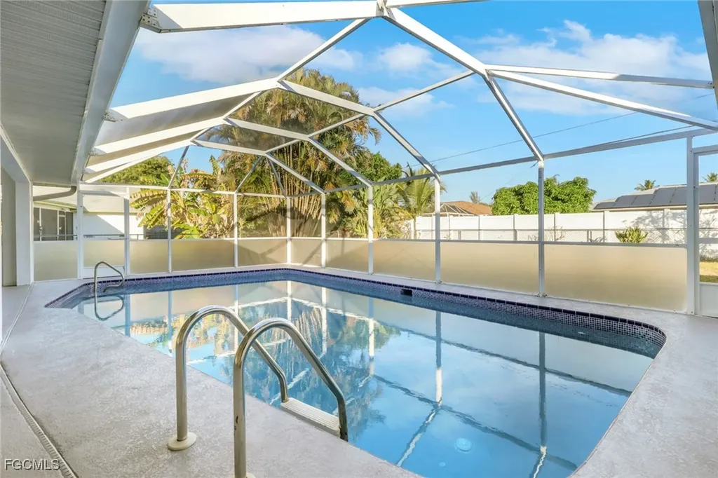 1719 SE 8th Street Cape Coral FL 33990