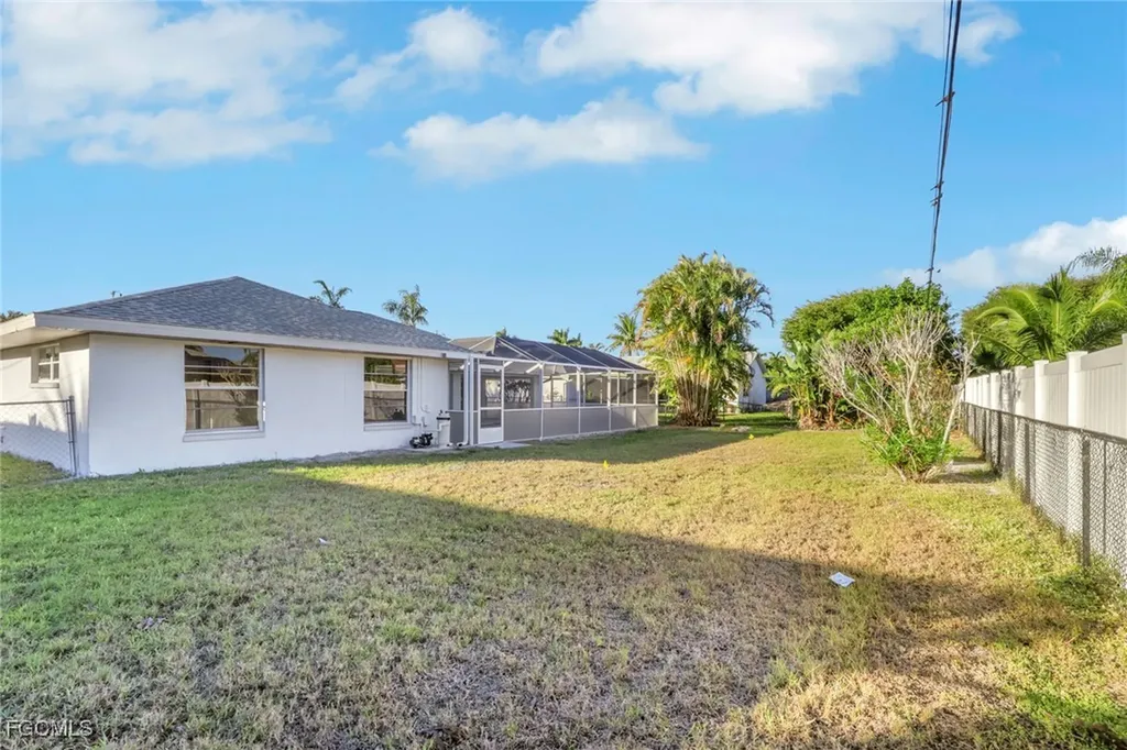 1719 SE 8th Street Cape Coral FL 33990