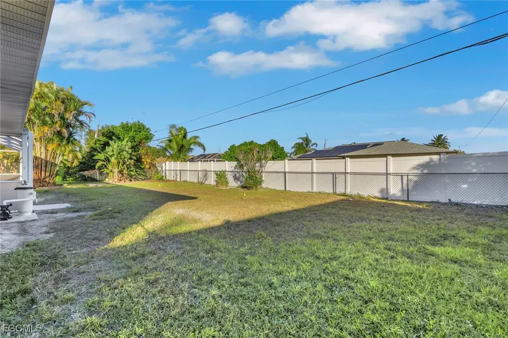 1719 SE 8th Street Cape Coral FL 33990