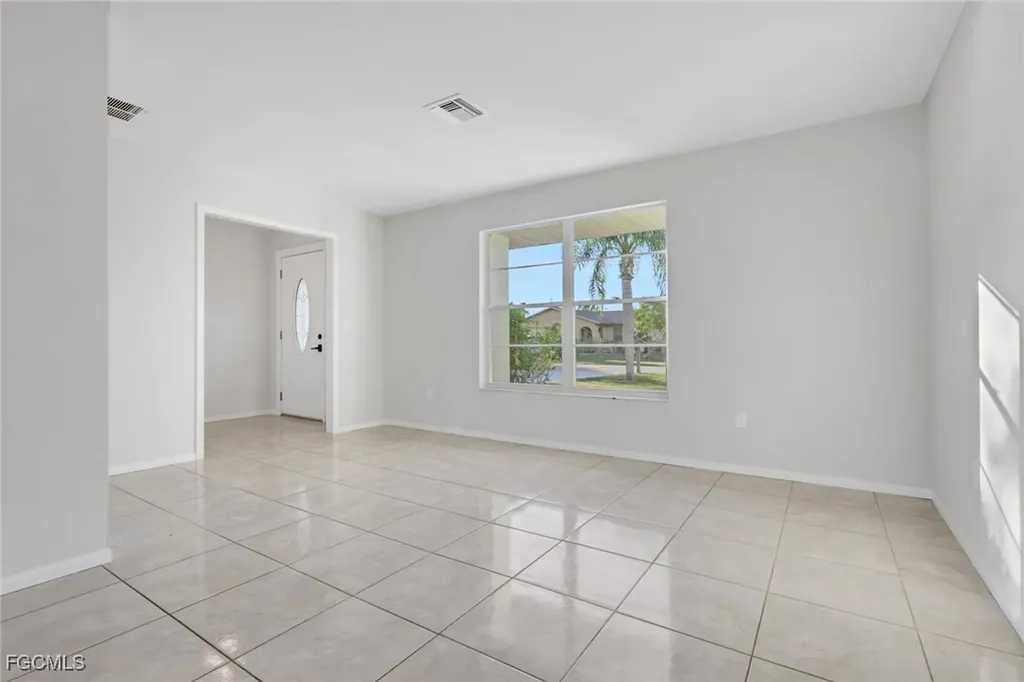 1719 SE 8th Street Cape Coral FL 33990