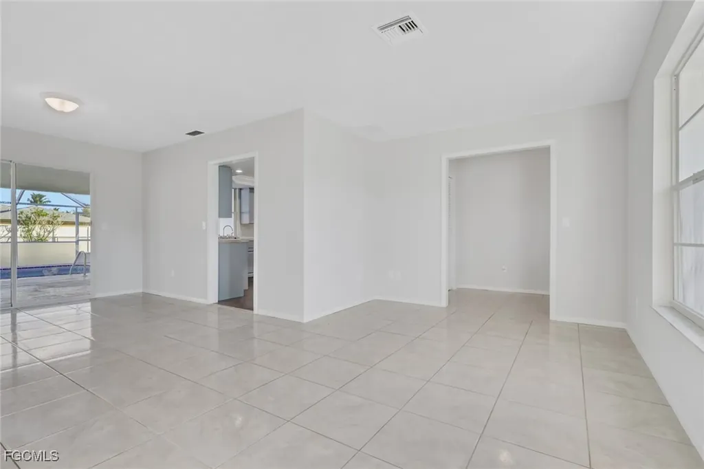 1719 SE 8th Street Cape Coral FL 33990