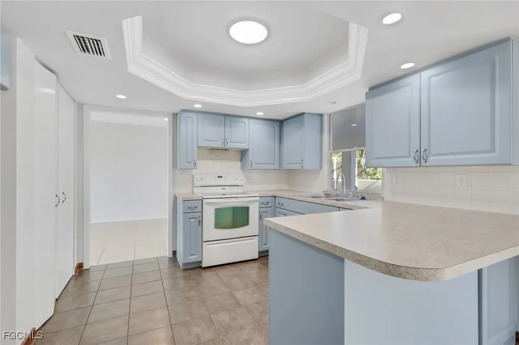 1719 SE 8th Street Cape Coral FL 33990