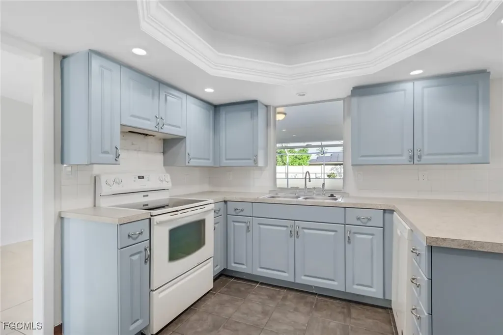 1719 SE 8th Street Cape Coral FL 33990