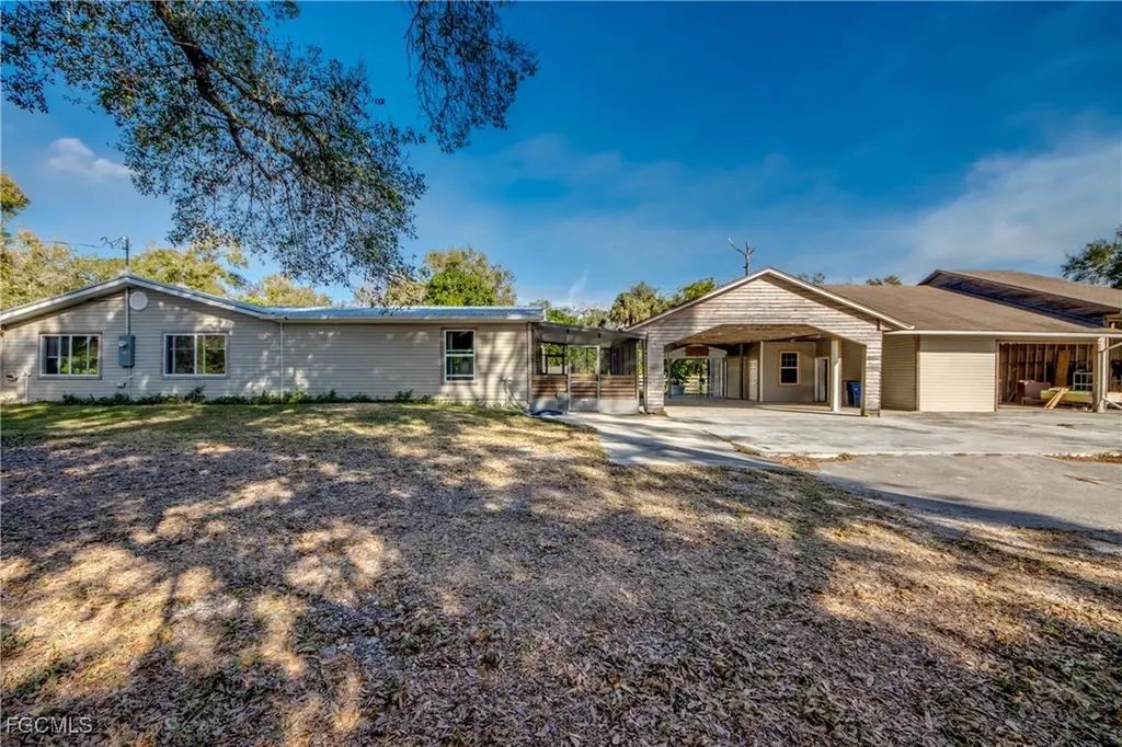 19330 Meredith Road North Fort Myers FL 33917