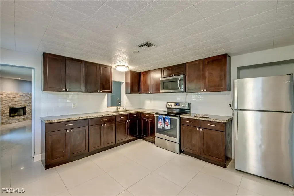 19330 Meredith Road North Fort Myers FL 33917