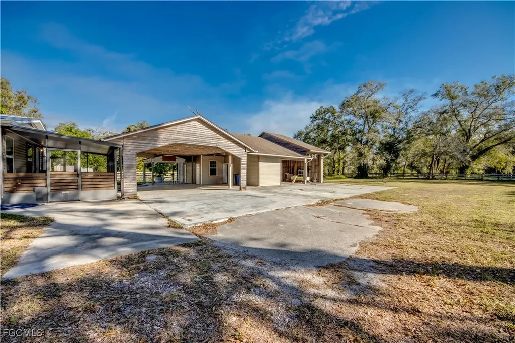 19330 Meredith Road North Fort Myers FL 33917