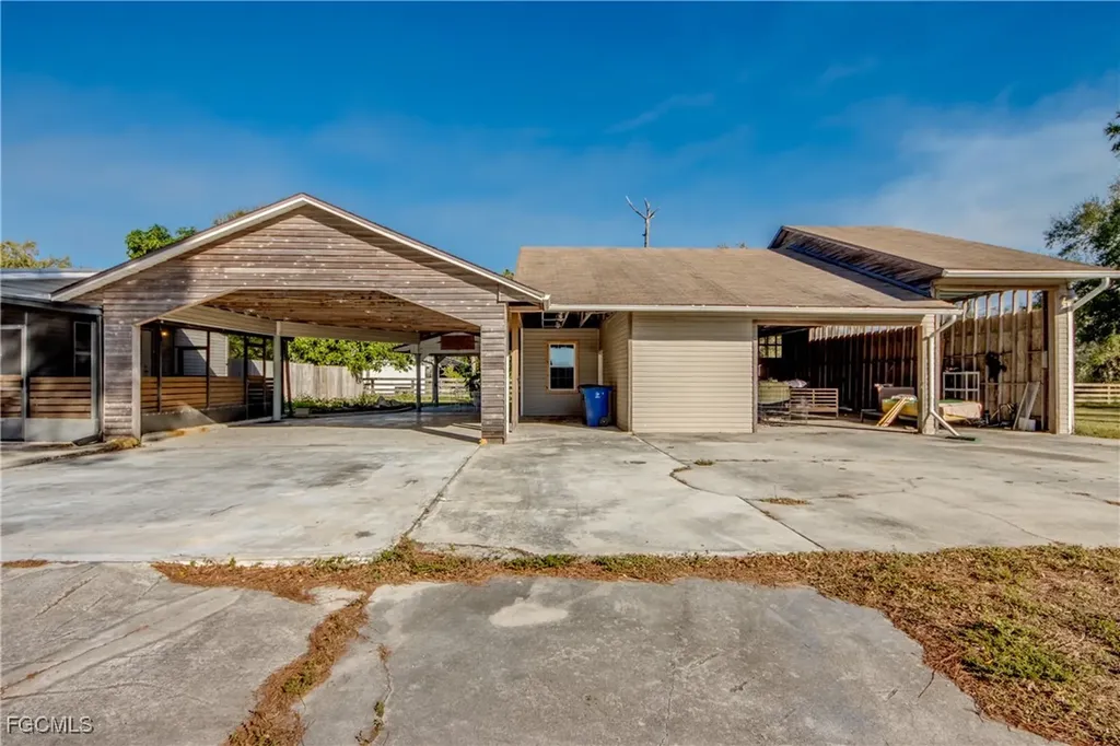 19330 Meredith Road North Fort Myers FL 33917